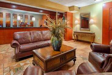 Best Western Plus Sandusky Hotel & Suites