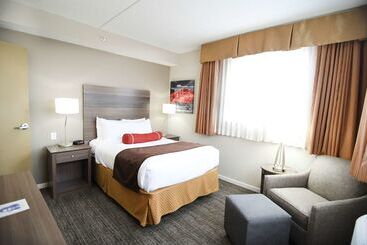 Best Western Plus Sandusky Hotel & Suites