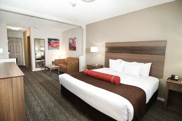 Best Western Plus Sandusky Hotel & Suites