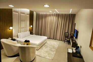 هتل Clifton International