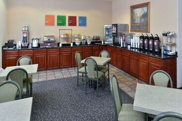 هتل Comfort Inn And Suites