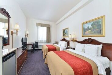 هتل Comfort Inn And Suites