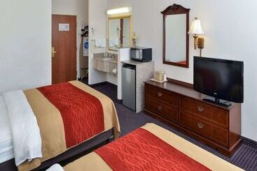 هتل Comfort Inn And Suites
