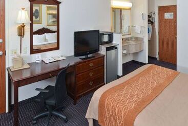 هتل Comfort Inn And Suites