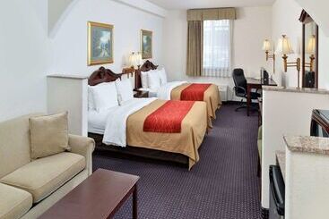 هتل Comfort Inn And Suites
