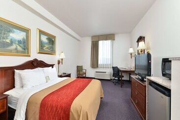 هتل Comfort Inn And Suites