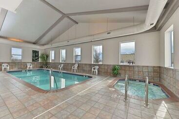 هتل Comfort Inn And Suites