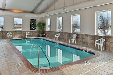 هتل Comfort Inn And Suites