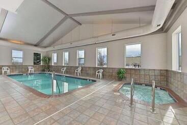 هتل Comfort Inn And Suites