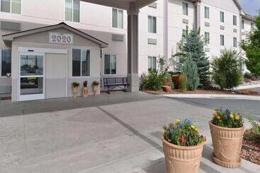 هتل Comfort Inn And Suites