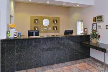 هتل Comfort Inn And Suites