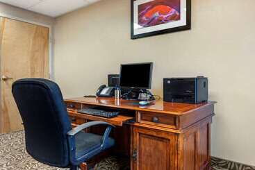 هتل Comfort Inn At Convention Center
