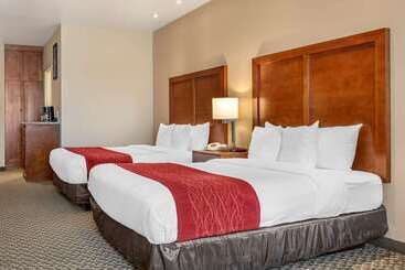 هتل Comfort Inn At Convention Center