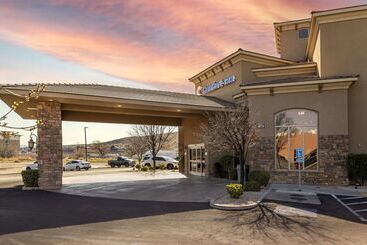 هتل Comfort Inn At Convention Center