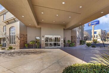 هتل Comfort Inn At Convention Center