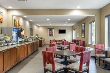 هتل Comfort Inn North Polaris