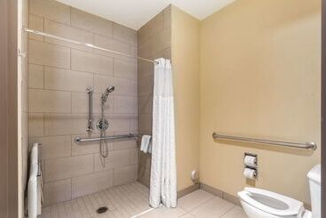هتل Comfort Inn North Polaris