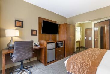 هتل Comfort Inn North Polaris