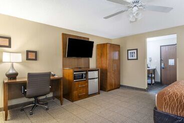 هتل Comfort Inn North Polaris