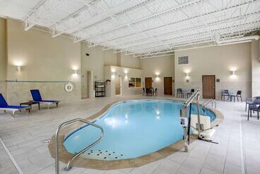 هتل Comfort Inn North Polaris
