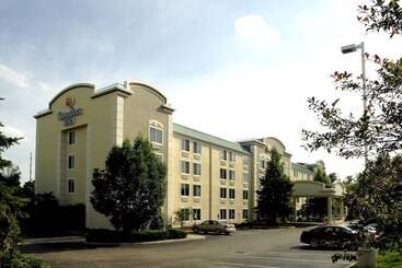 هتل Comfort Inn North Polaris