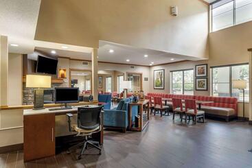 هتل Comfort Inn North Polaris