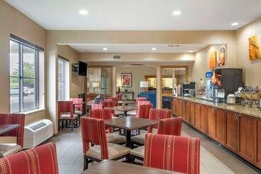 هتل Comfort Inn North Polaris
