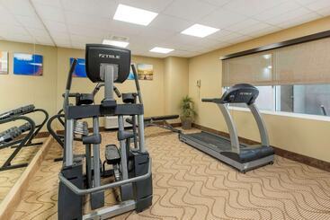 هتل Comfort Inn North Polaris