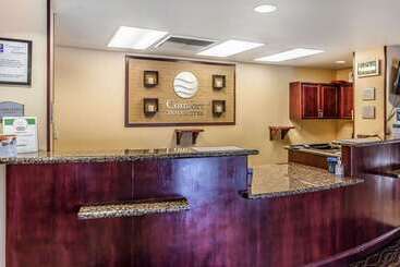 هتل Comfort Inn & Suites Airport Convention Center