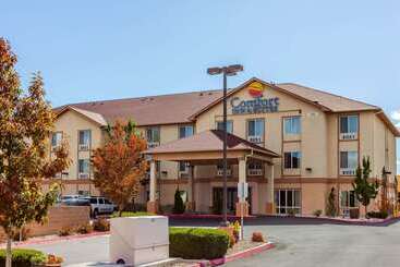هتل Comfort Inn & Suites Airport Convention Center