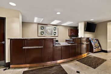 هتل Comfort Inn & Suites Airport Convention Center