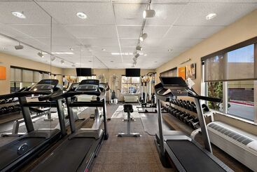هتل Comfort Inn & Suites Airport Convention Center