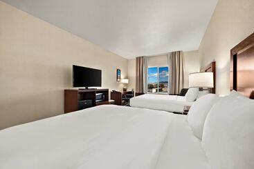 هتل Comfort Inn & Suites Airport Convention Center
