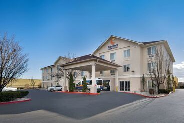 هتل Comfort Inn & Suites Airport Convention Center