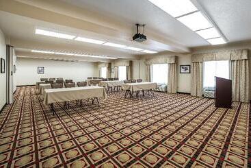 Отель Comfort Inn & Suites Gateway To Glacier National Park