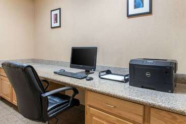 هتل Comfort Suites Louisville Airport