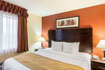 هتل Comfort Suites Airport