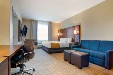 هتل Comfort Suites