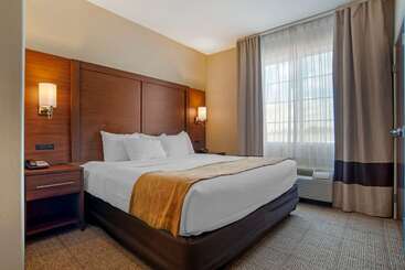 هتل Comfort Suites