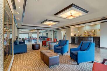 هتل Comfort Suites