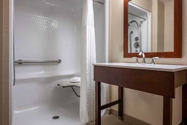 هتل Comfort Suites Near Penn State