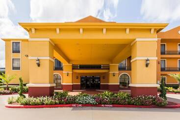 هتل Comfort Suites Westchase Houston Energy Corridor