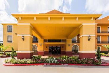 هتل Comfort Suites Westchase Houston Energy Corridor