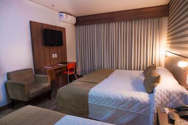 هتل Continental Business  200 Metros Do Complexo Hospitalar Santa Casa