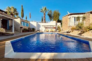هتل Cyprus Villages