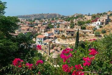 هتل Cyprus Villages