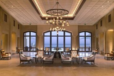 هتل Anantara Desert Islands Resort & Spa