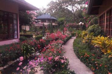 هتل Ekman Garden Resort