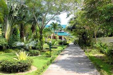 هتل Ekman Garden Resort