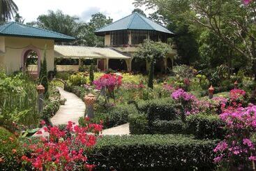 هتل Ekman Garden Resort